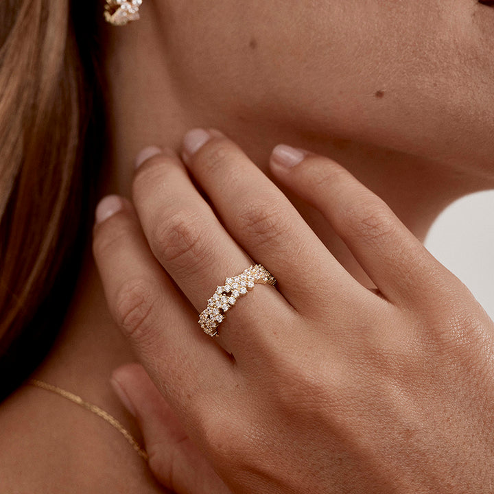 CRYSTAL DUST BOLD RING