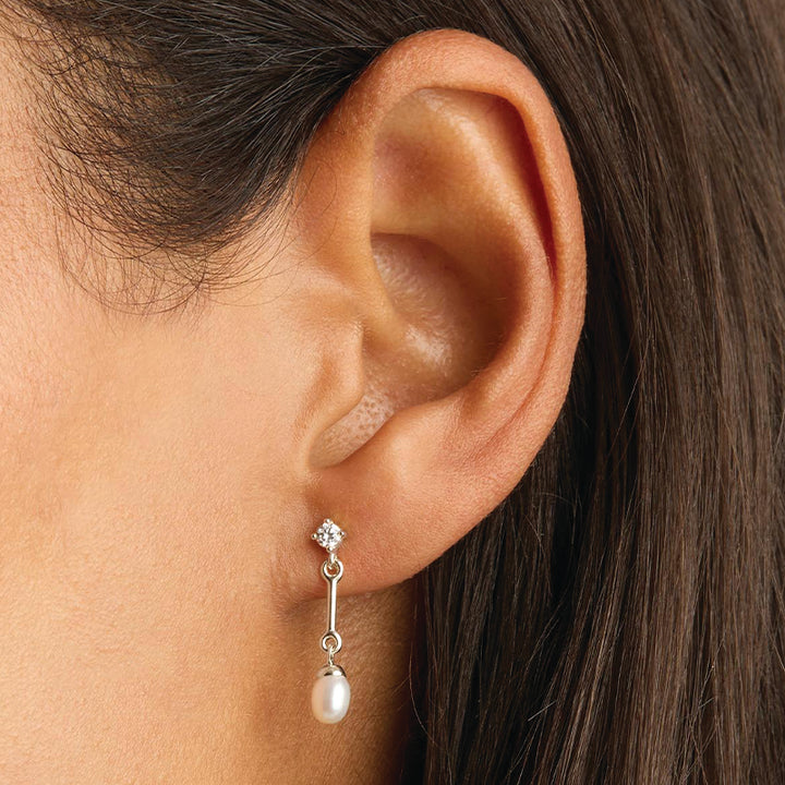 EMBRACE STILLNESS PEARL DROP EARRINGS