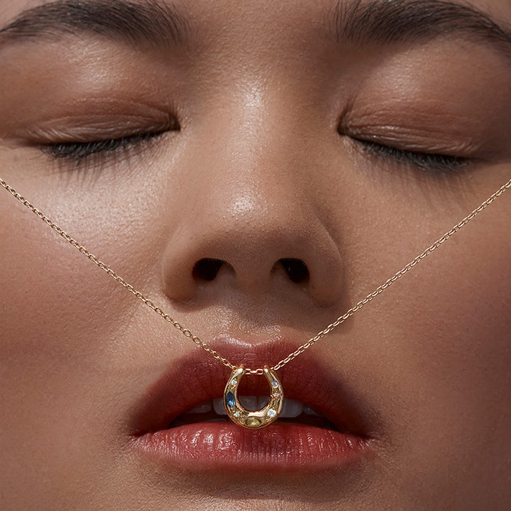 LUCKY HORSESHOE NECKLACE