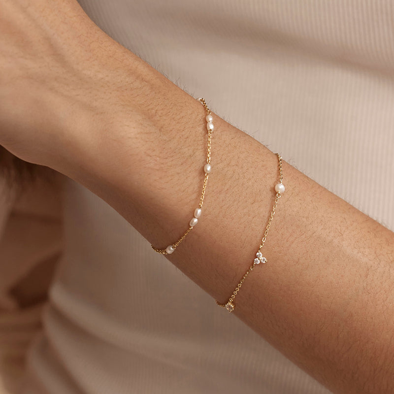 MOONLIT BLOOM PEARL BRACELET