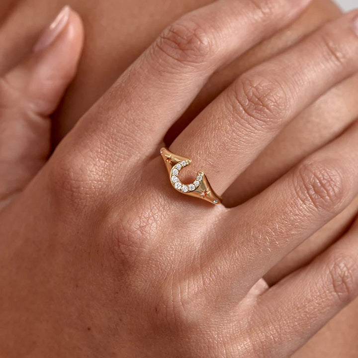 LUCKY HORSESHOE RING