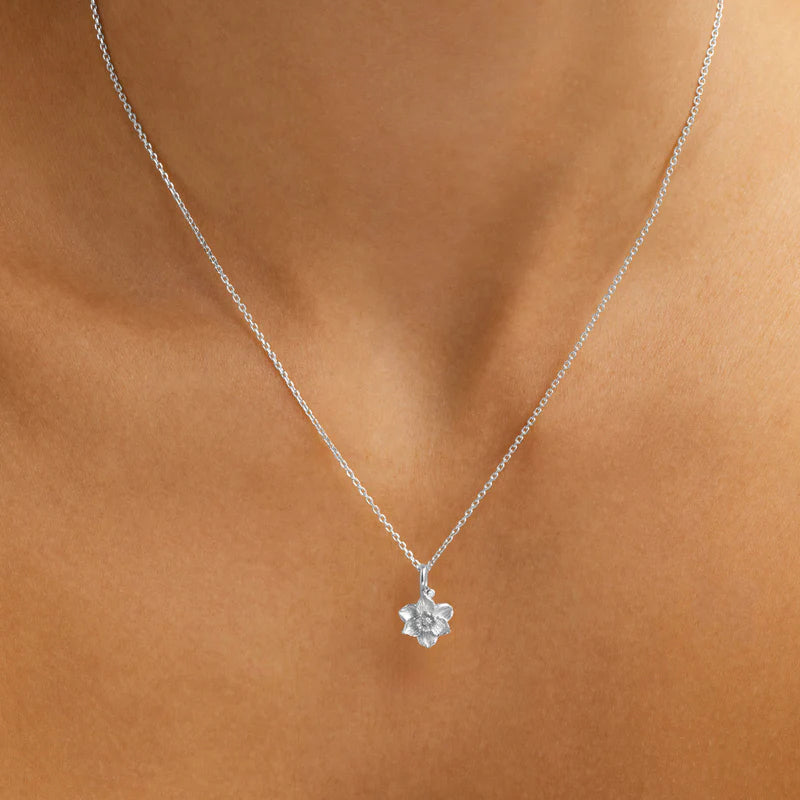 NARCISSUS DECEMBER BIRTH FLOWER NECKLACE