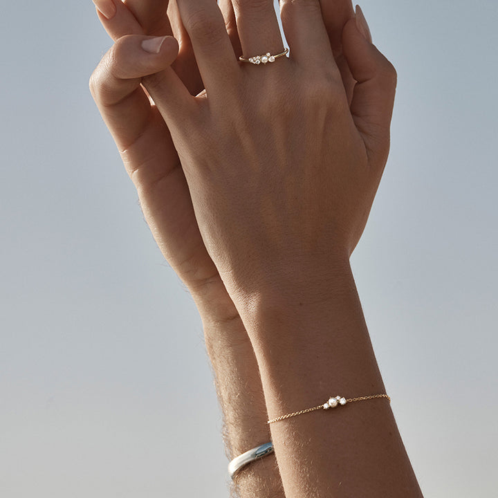 LOVE IN STILLNESS PEARL BRACELET