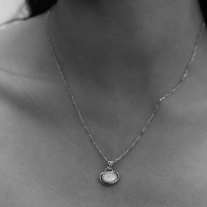 PASSAGE NECKLACE