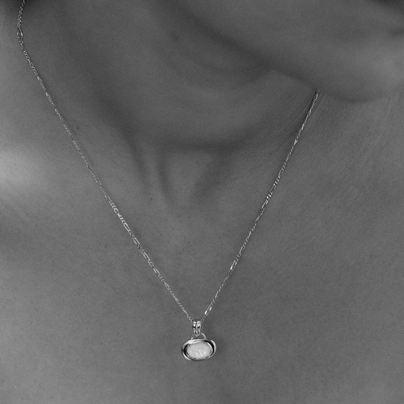 PASSAGE NECKLACE