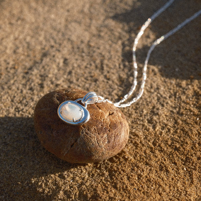 PASSAGE NECKLACE