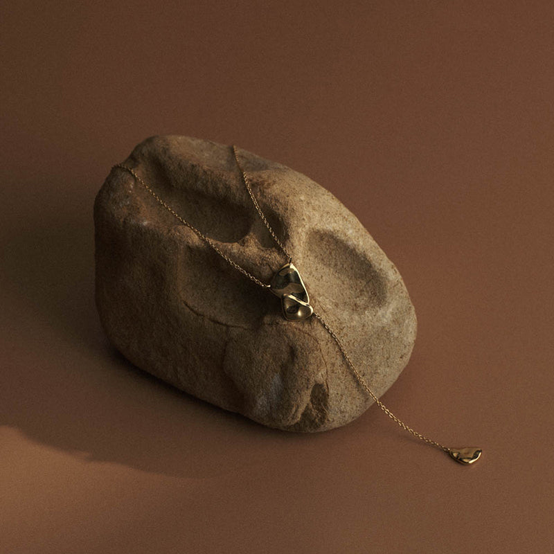 PORTAL LARIAT NECKLACE