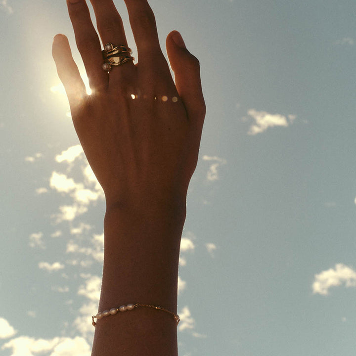 RESONANCE PEARL BRACELET