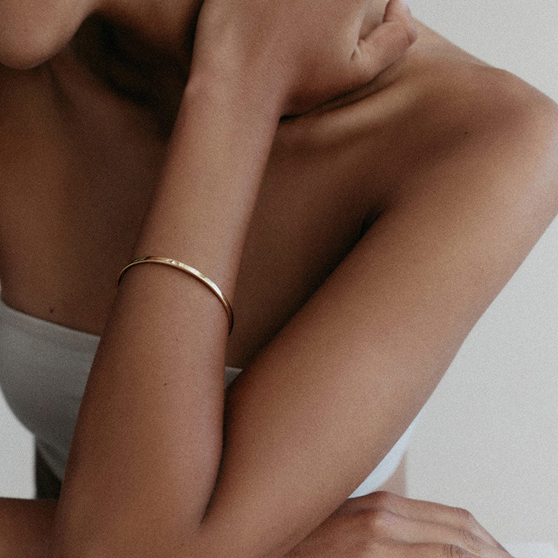 CONTOUR BANGLE