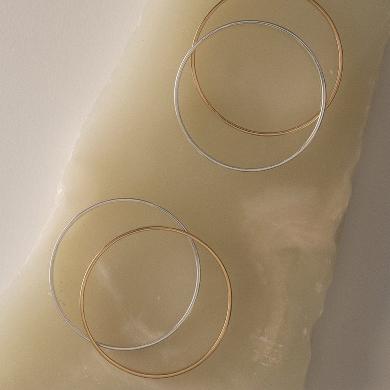 CONTOUR BANGLE