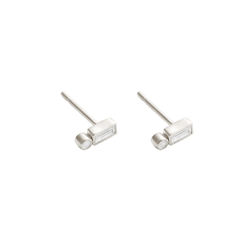 VANTAGE TOPAZ STUDS