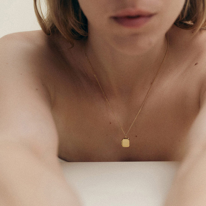 VERA LOCKET