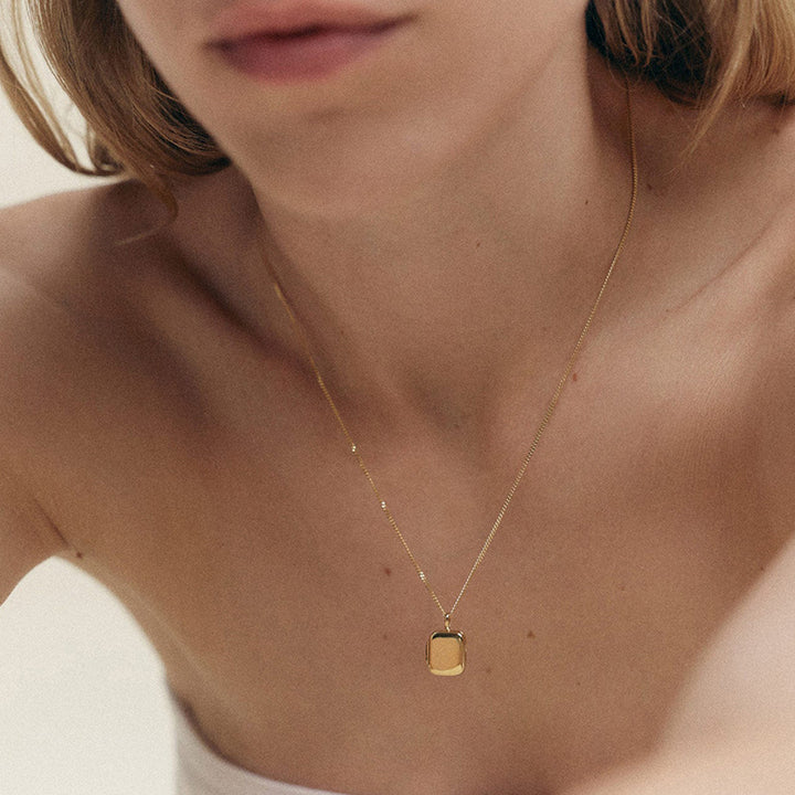 VERA LOCKET