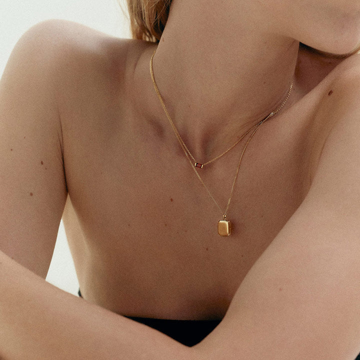 VERA LOCKET