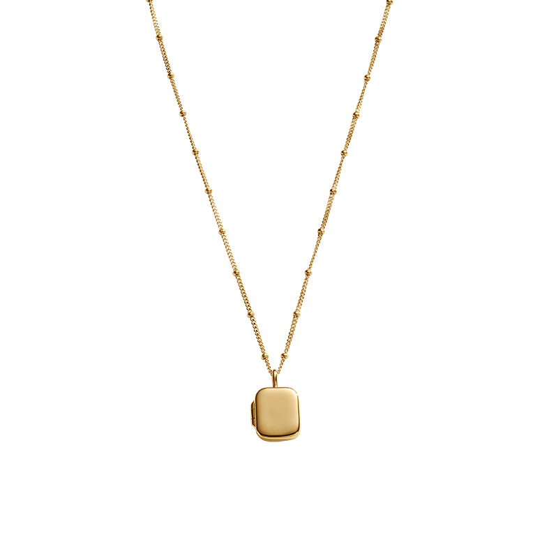 VERA LOCKET