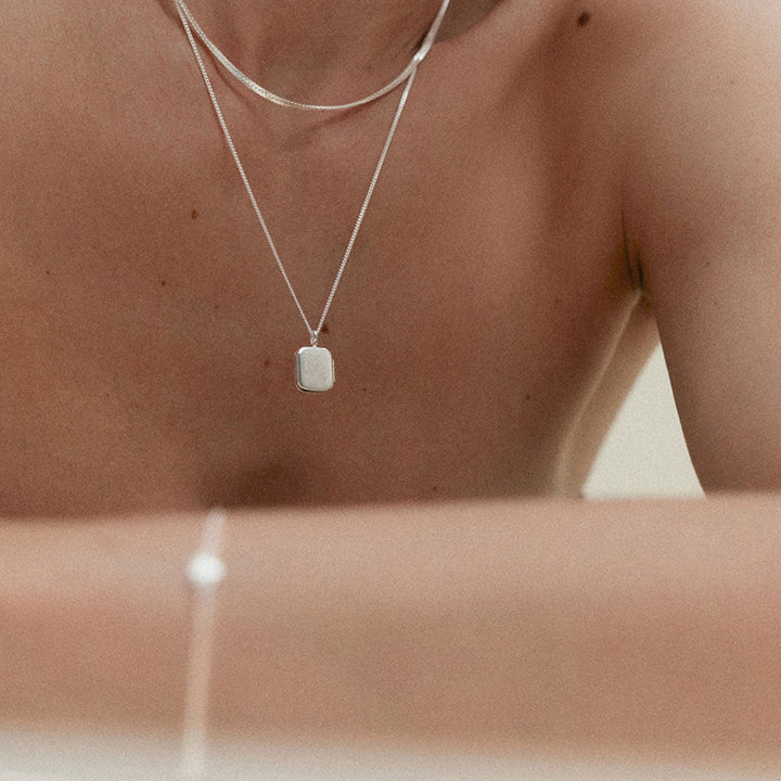 VERA LOCKET