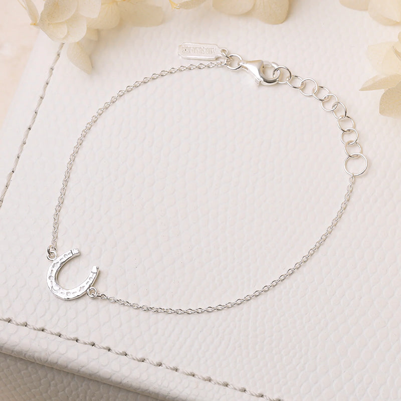 LUCKY HORSESHOE BRACELET