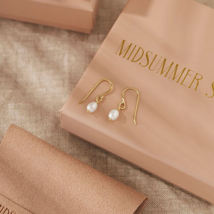 DELICATE PEARL EARRINGS