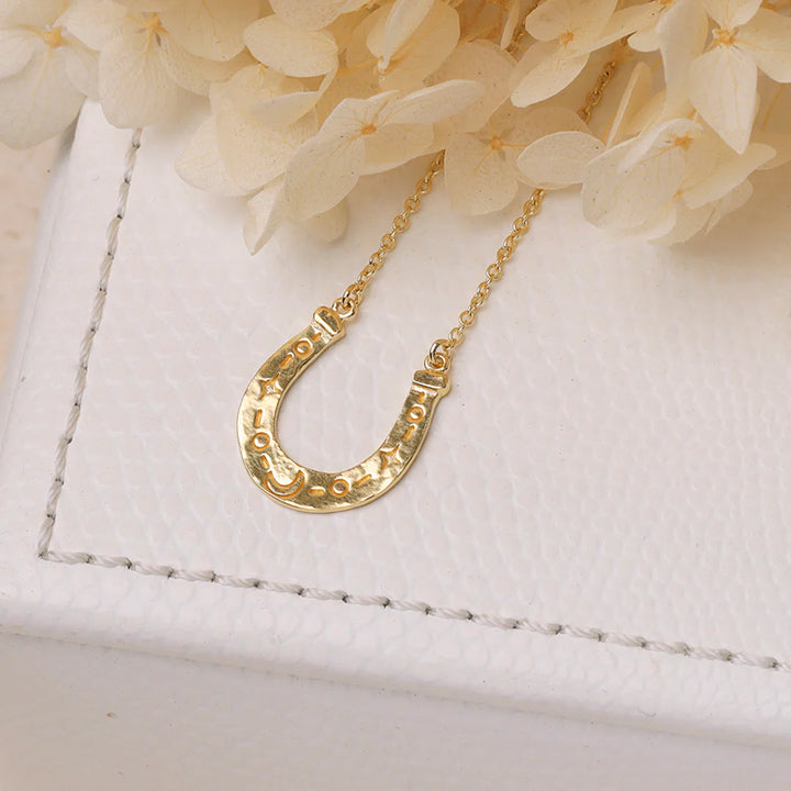 LUCKY HORSESHOE NECKLACE