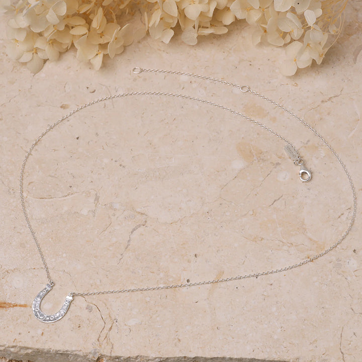LUCKY HORSESHOE NECKLACE