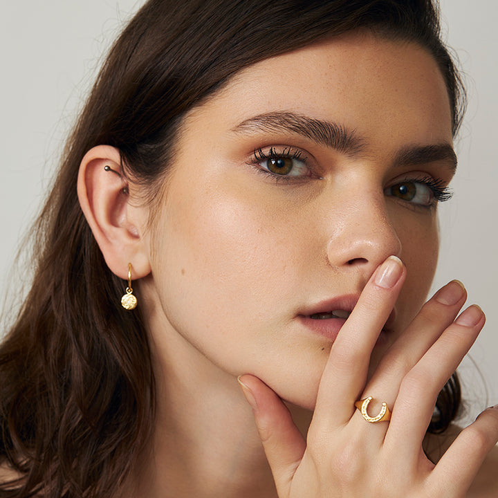 LUCKY HORSESHOE RING