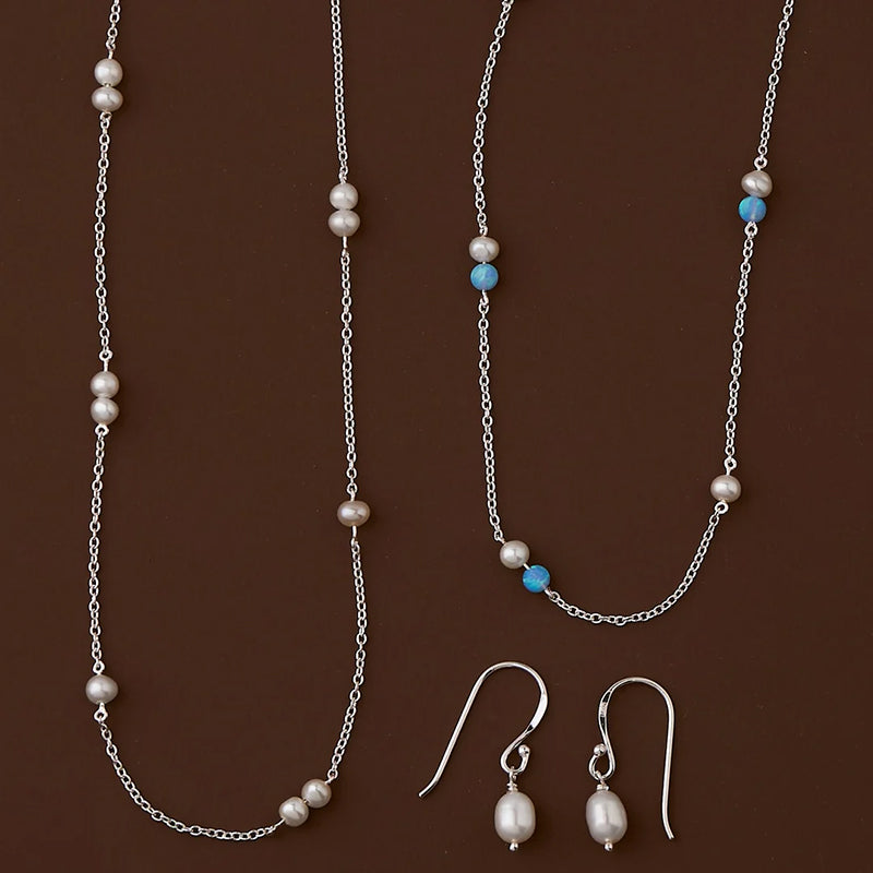 DELICATE PEARL EARRINGS