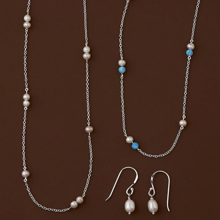 DELICATE PEARL EARRINGS