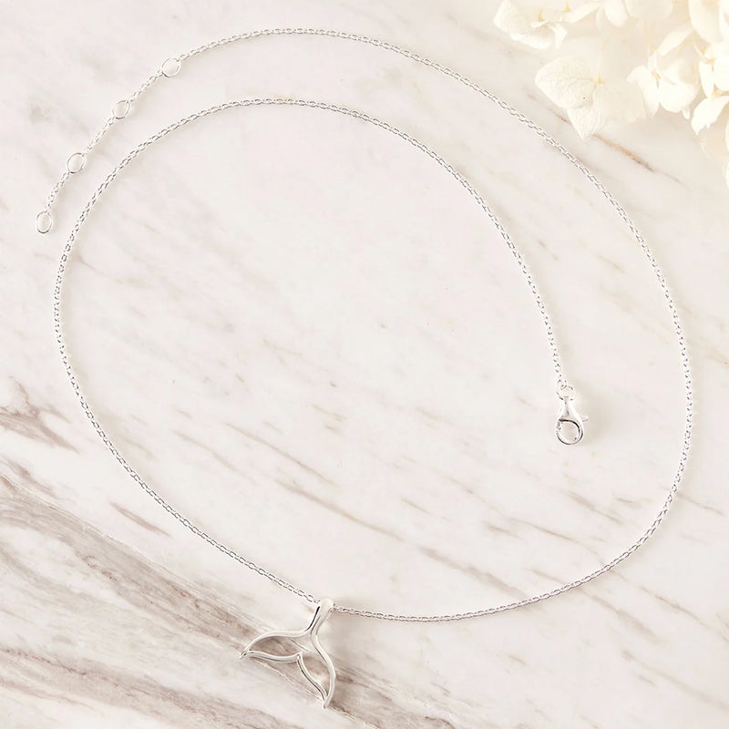 MINKE WHALE TAIL NECKLACE