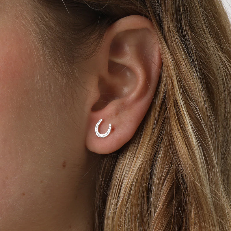 LUCKY HORSE SHOE STUDS