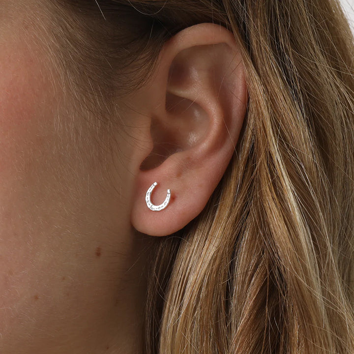 LUCKY HORSE SHOE STUDS