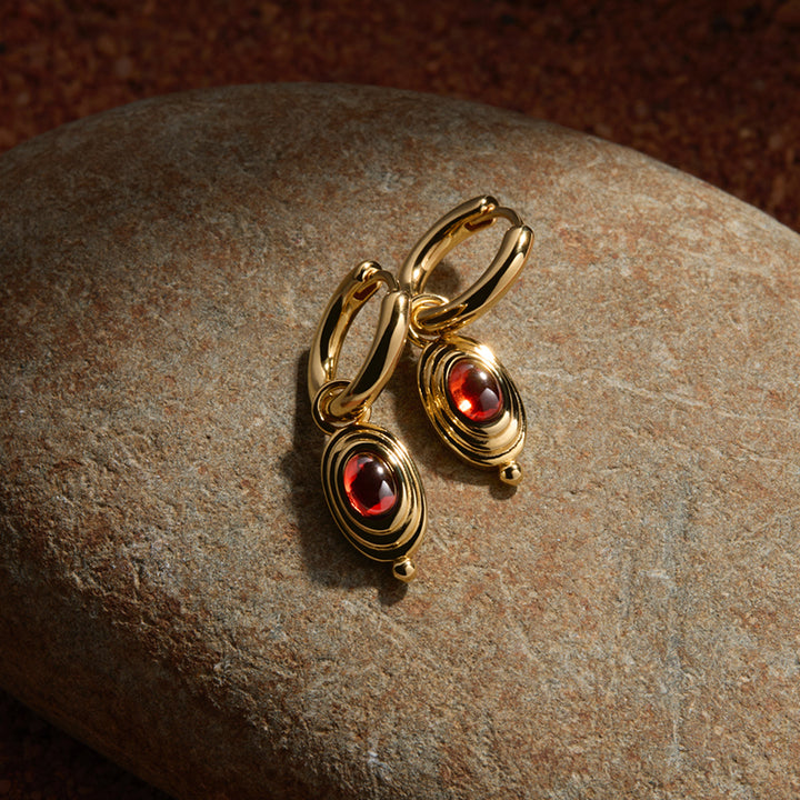 HORIZON GARNET EARRING