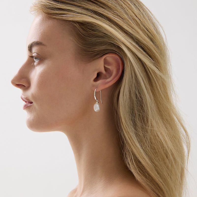 OCEAN GLOW & PEARL EARRING