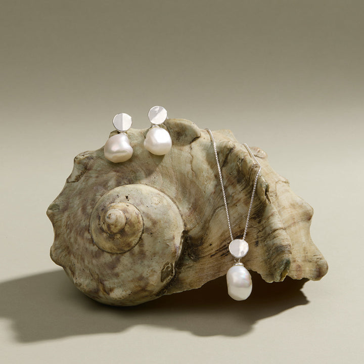 OCEAN DRIFT & PEARL EARRING