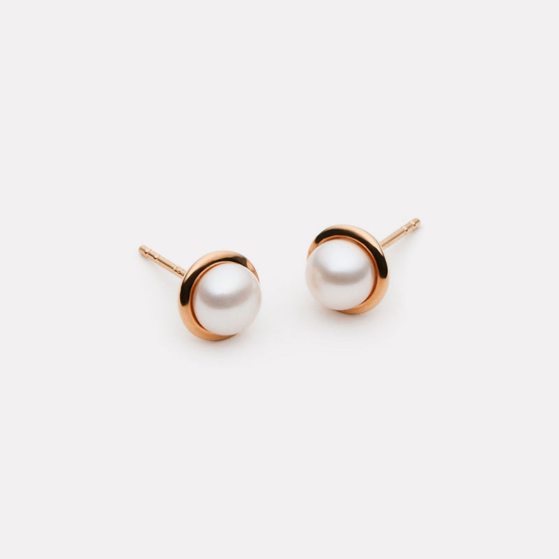 MOONBEAM & PEARL STUD EARRING