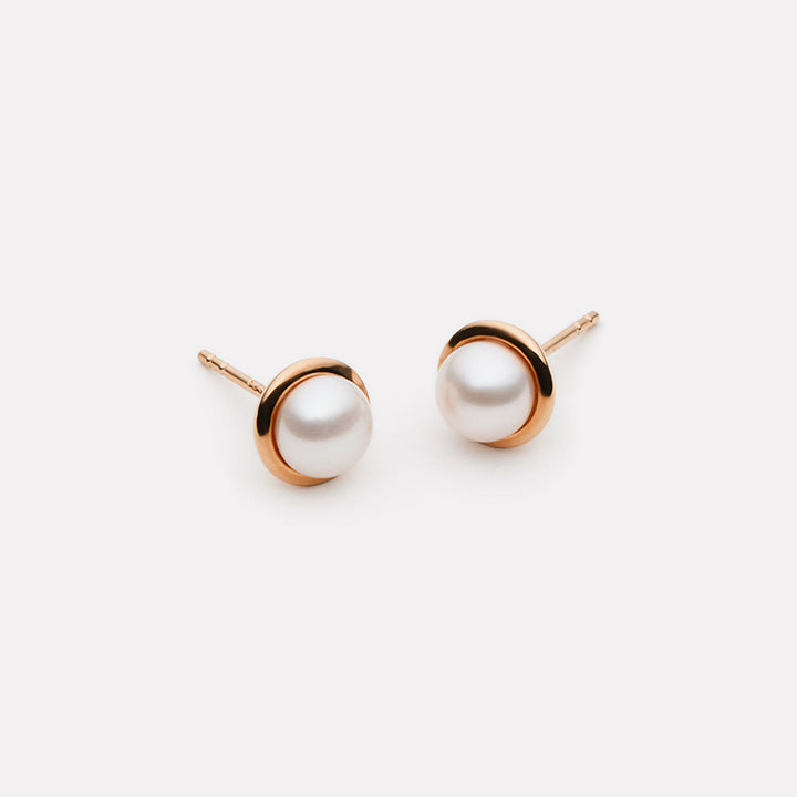 MOONBEAM & PEARL STUD EARRING