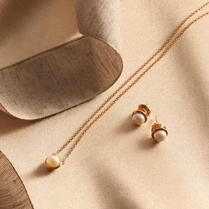 MOONBEAM & PEARL STUD EARRING