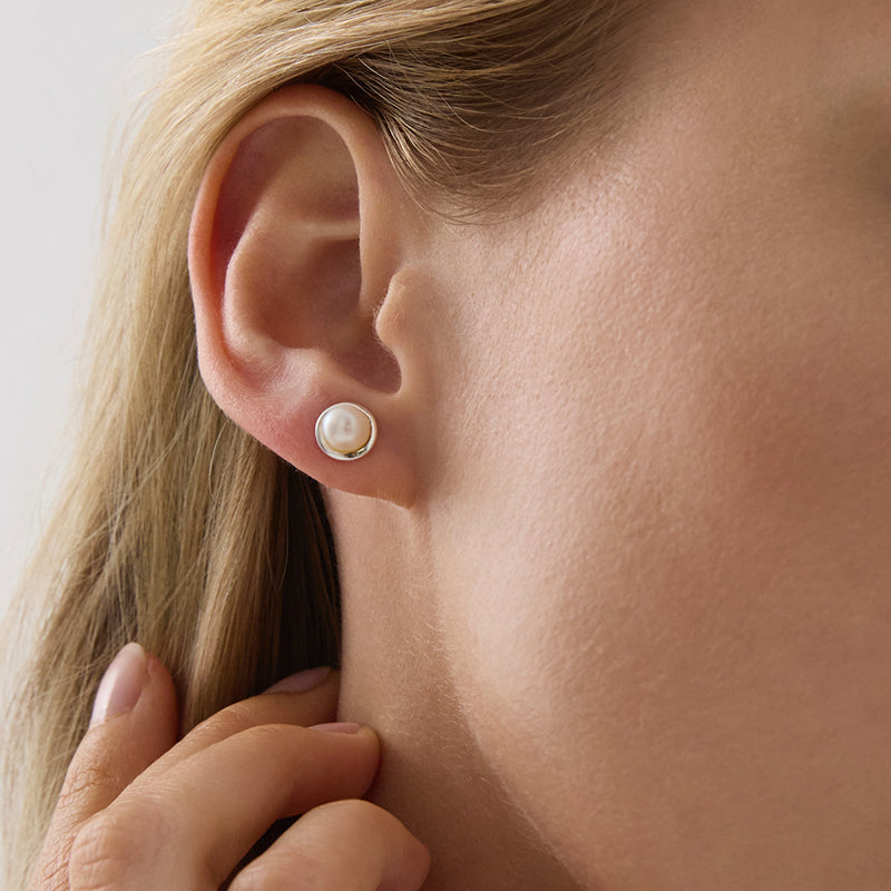 MOONBEAM & PEARL STUD EARRING