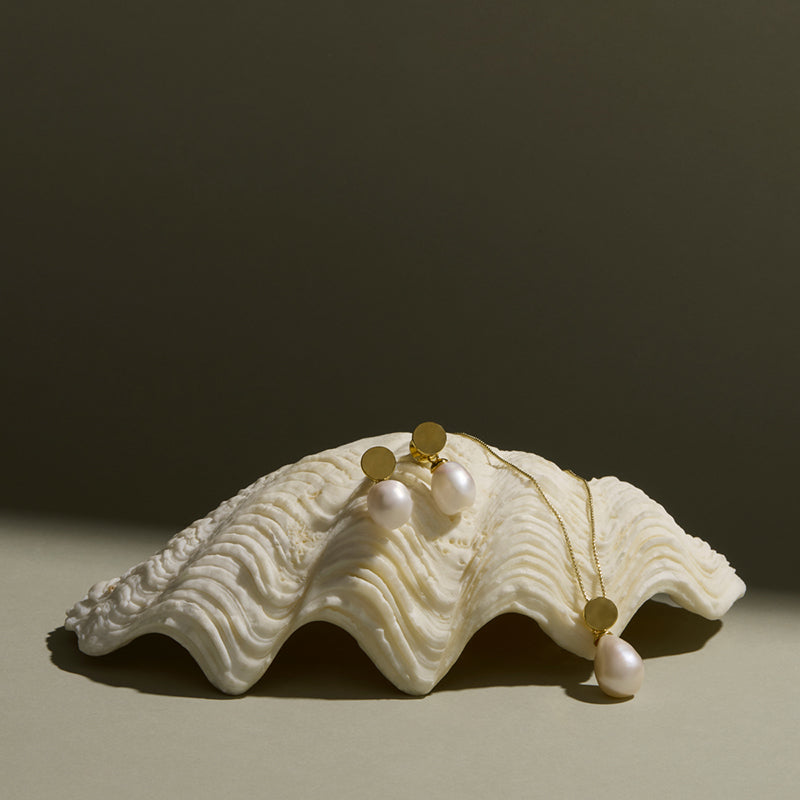OCEAN DRIFT & PEARL NECKLACE