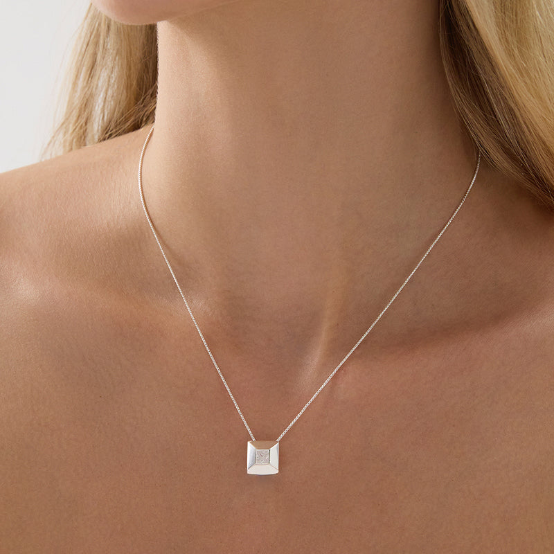 HALO CUBIC ZIRCONIA NECKLACE