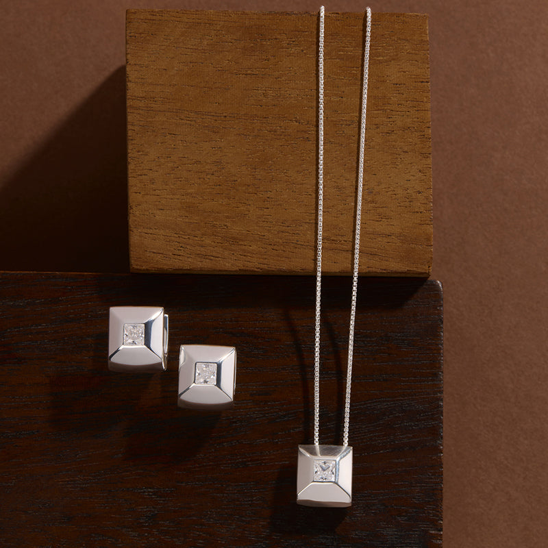 HALO CUBIC ZIRCONIA NECKLACE