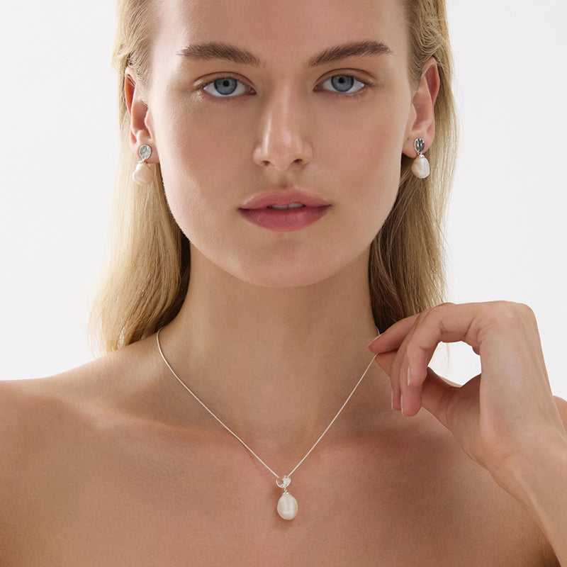 OCEAN DRIFT & PEARL NECKLACE