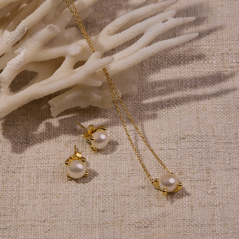 MOANA PEARL EARRING