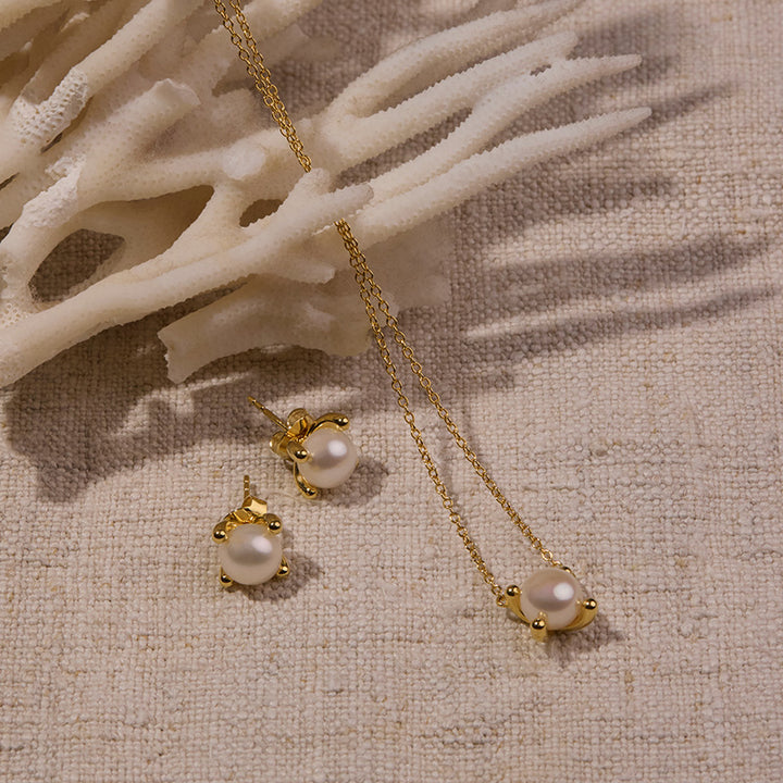MOANA PEARL EARRING