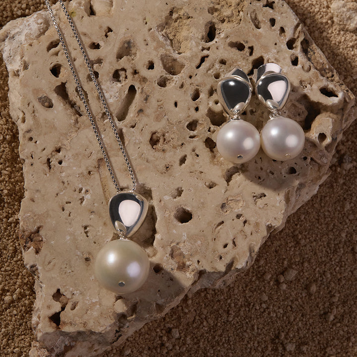 ISLANDER PEARL EARRING