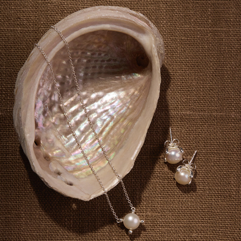MOANA PEARL EARRING