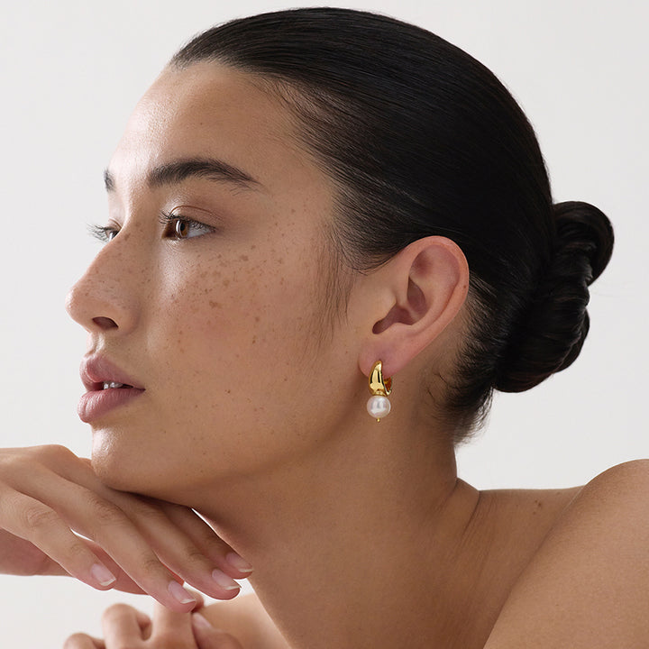 SOLANA PEARL EARRING