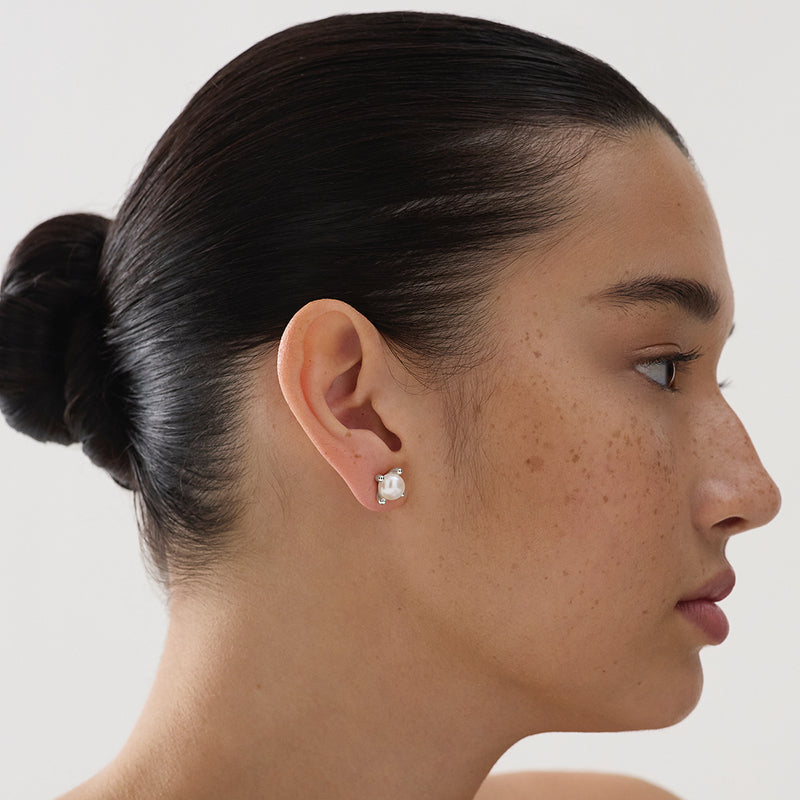 MOANA PEARL EARRING
