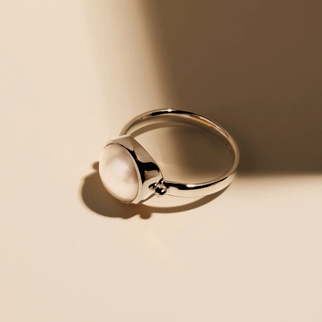GARLAND PEARL RING