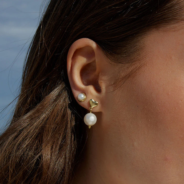 LUNAR PEARL STUD EARRINGS