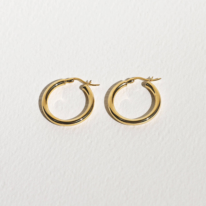 CLASSIC HOOPS MEDIUM
